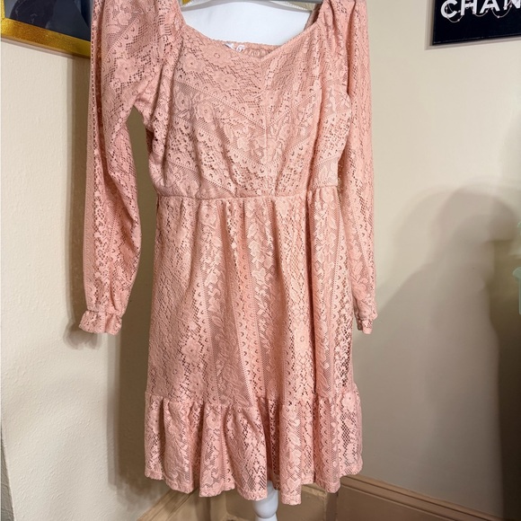 LC Lauren Conrad Dresses & Skirts - LC Lauren Conrad Dusty Pink Lace Top